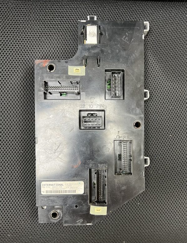 Repair INTERNATIONAL CAB CONTROL MODULE CCM 3833153C5 - image 3
